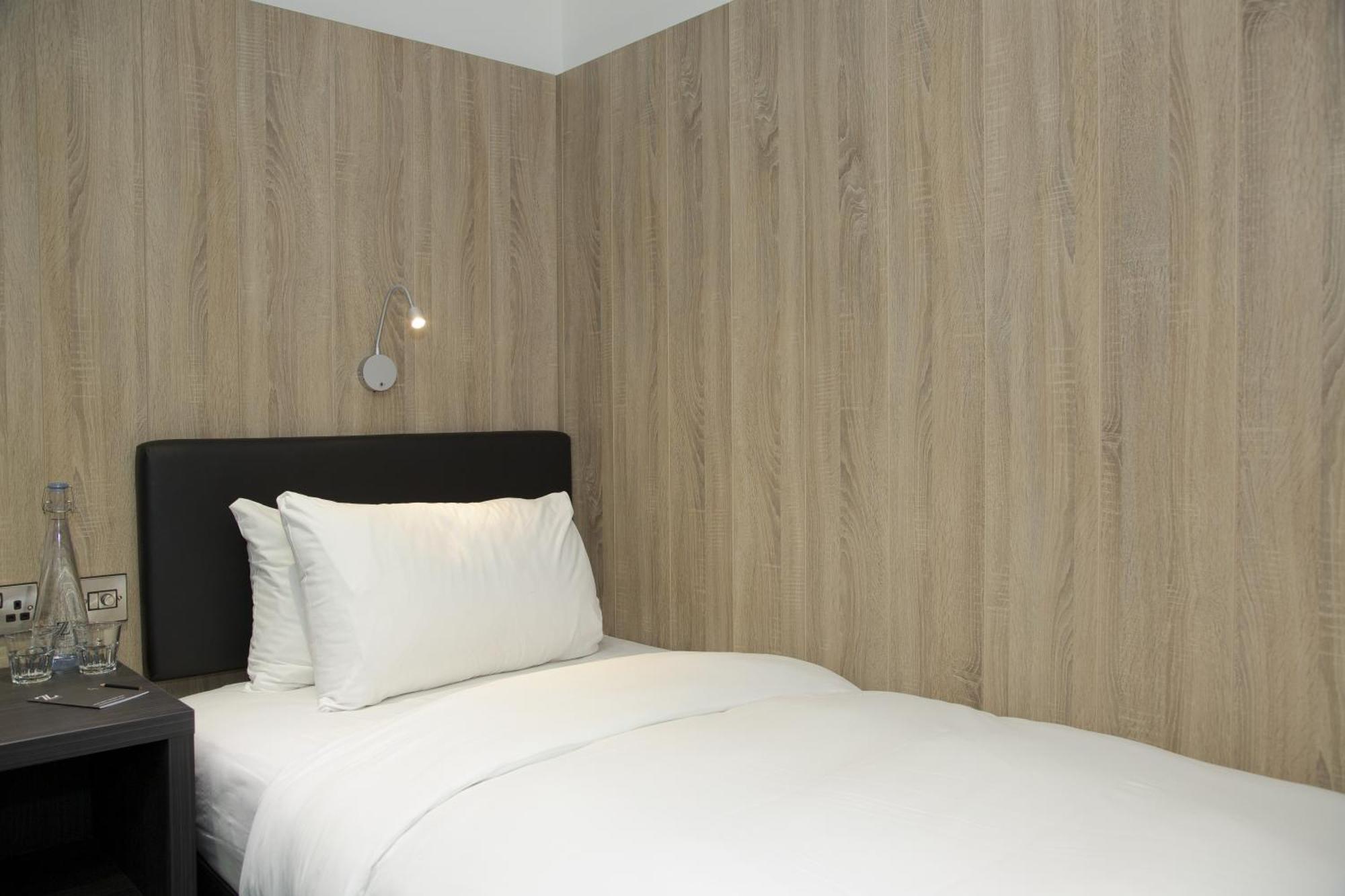 The Z Hotel Piccadilly London Zimmer foto