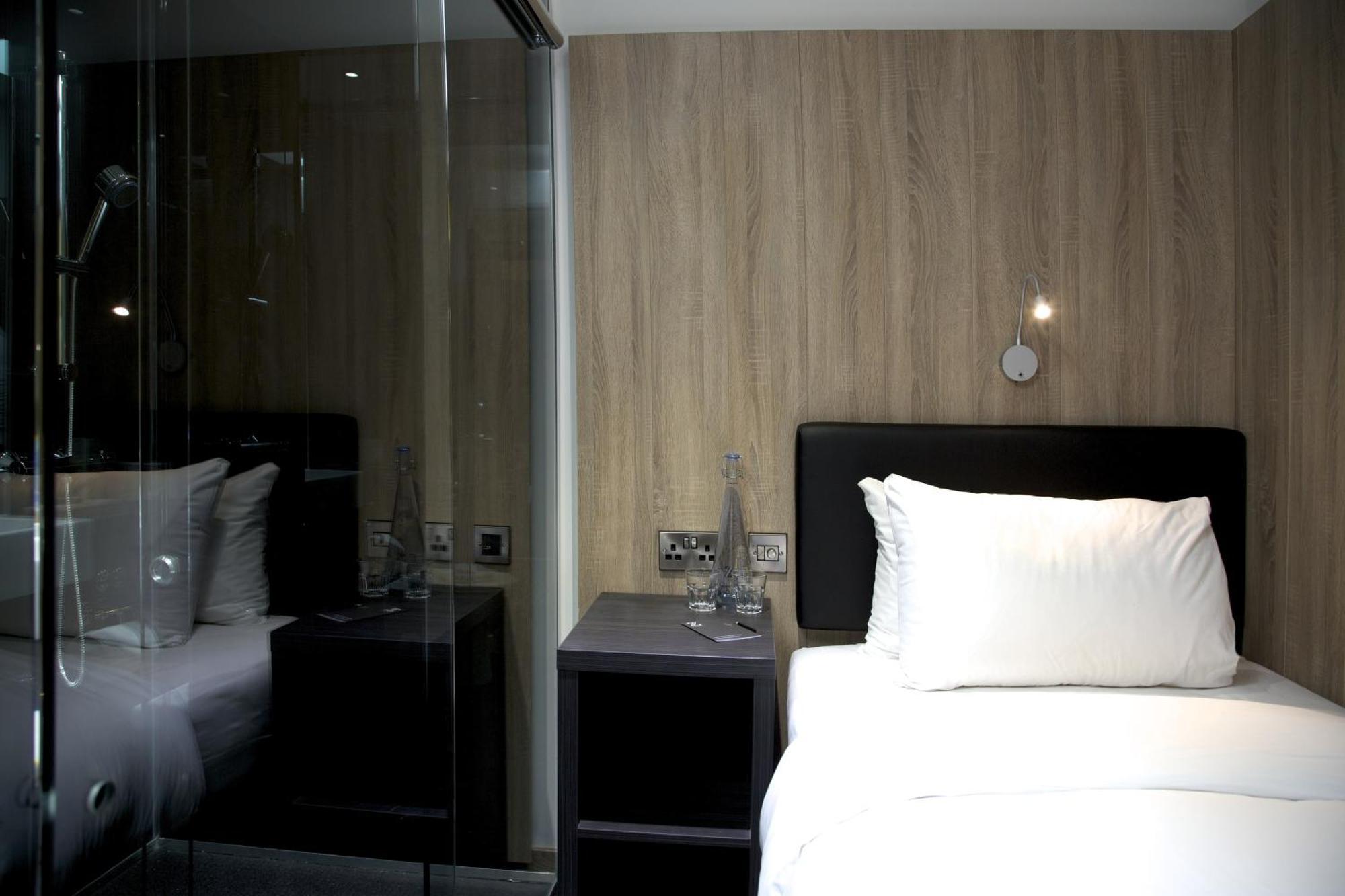 The Z Hotel Piccadilly London Zimmer foto